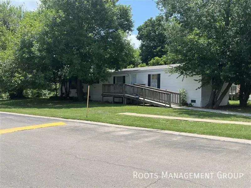 314 E 18th Pl #128 - Photo 6 of 8