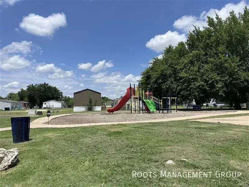 314 E 18th Pl #128 - Photo 7 of 8