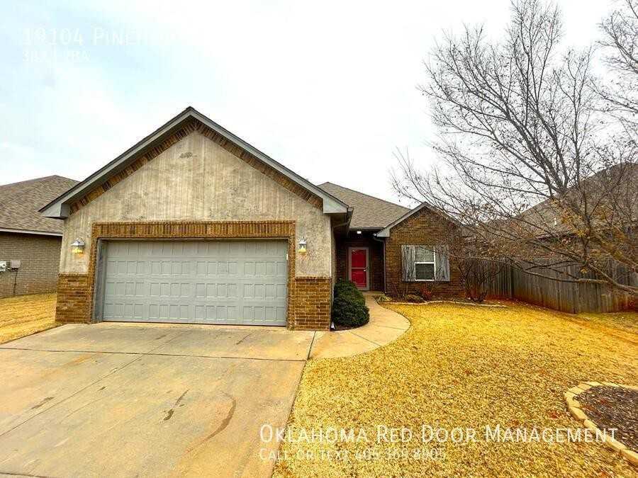 19104 Pinehurst Trail Dr