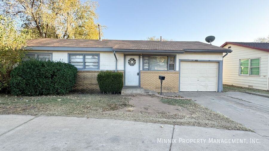 4411 45th St - Photo 5 of 30