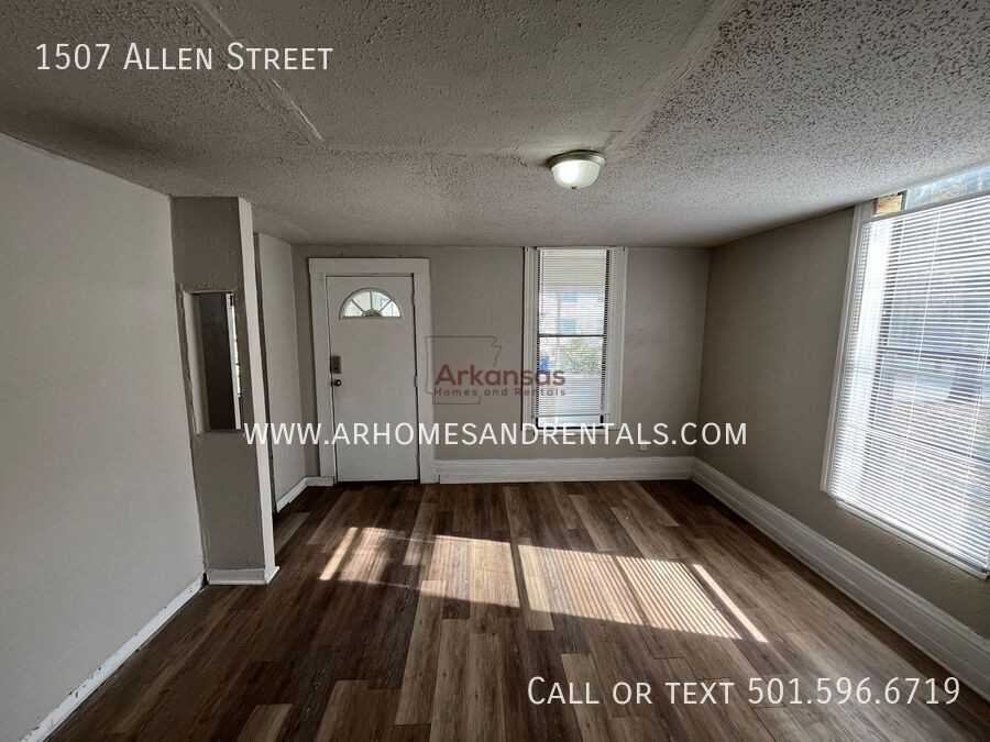 1507 Allen St - Photo 2 of 8