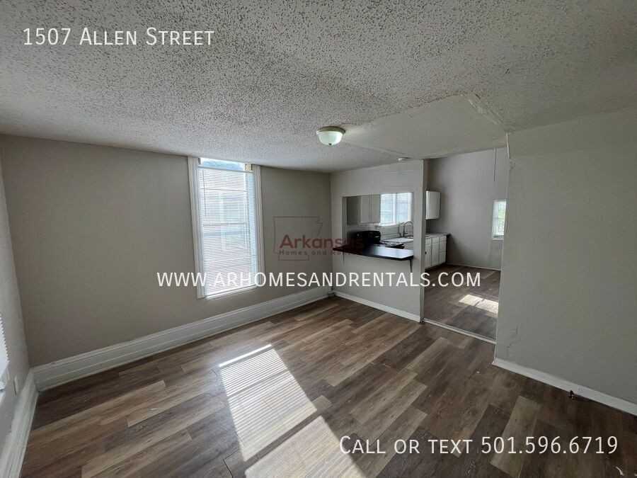 1507 Allen St - Photo 3 of 8