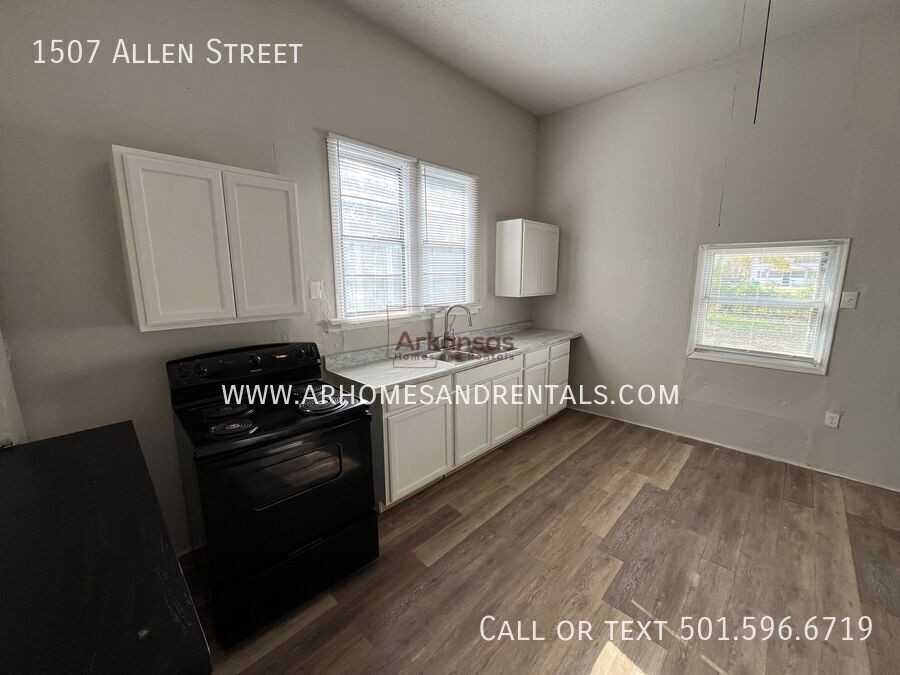 1507 Allen St - Photo 5 of 8