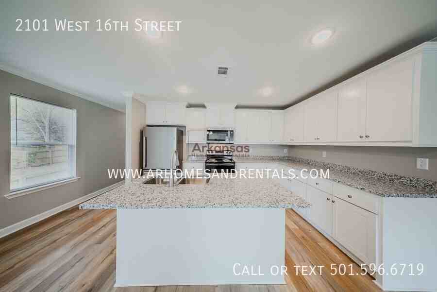 2101 West 16th Street - Photo 4 of 10