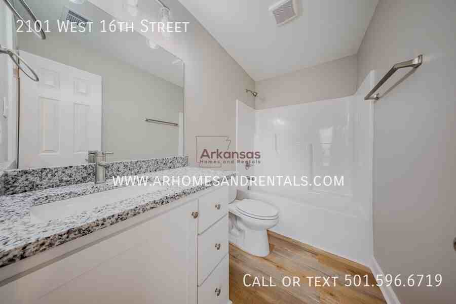 2101 West 16th Street - Photo 6 of 10