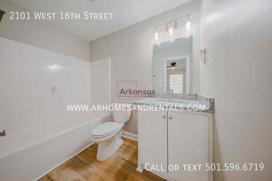 2101 West 16th Street - Photo 7 of 10