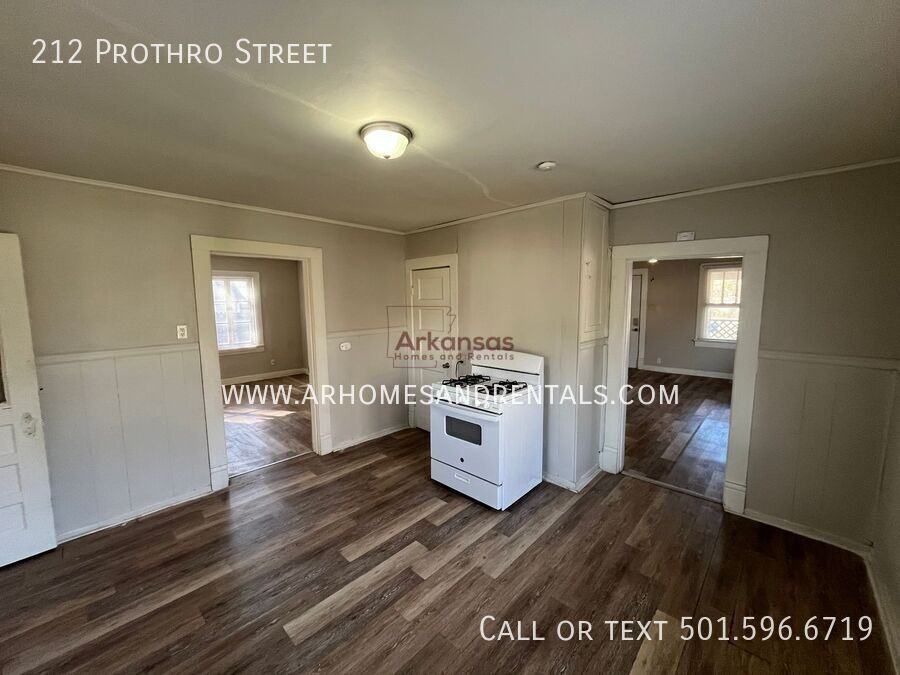 212 Prothro St - Photo 6 of 11