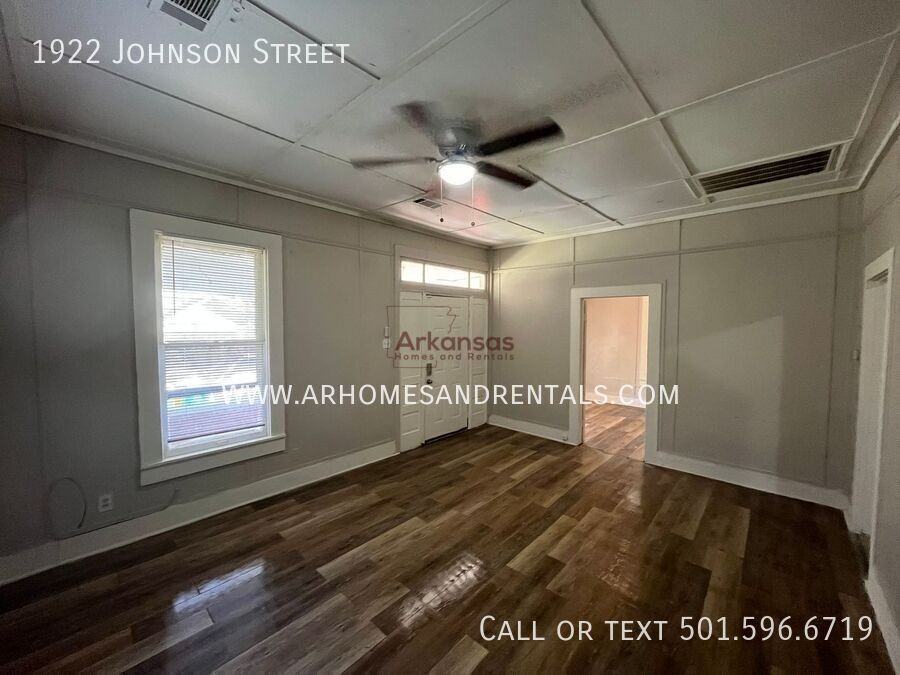1922 Johnson St - Photo 2 of 10