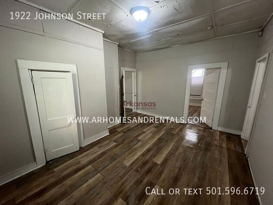 1922 Johnson St - Photo 5 of 10