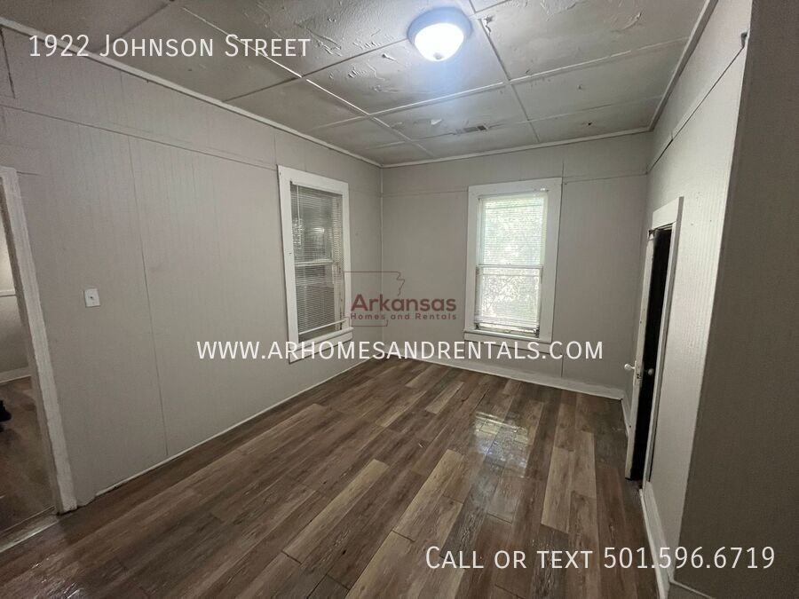 1922 Johnson St - Photo 6 of 10