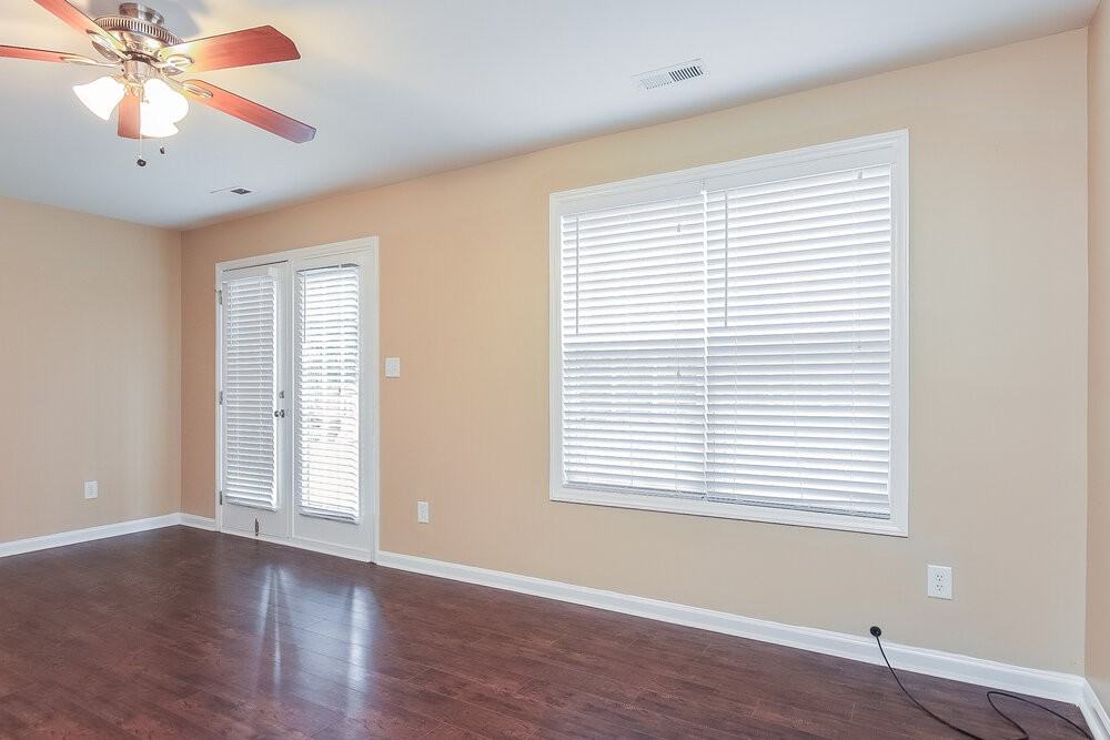 2515 Dearborn Dr - Photo 4 of 22