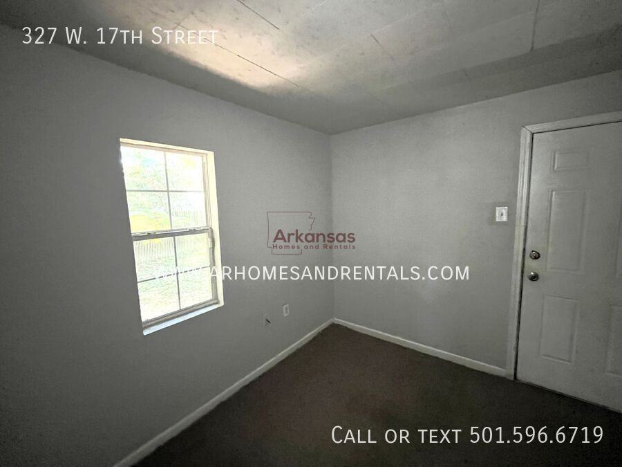 327 West 17th Street - Photo 5 of 6