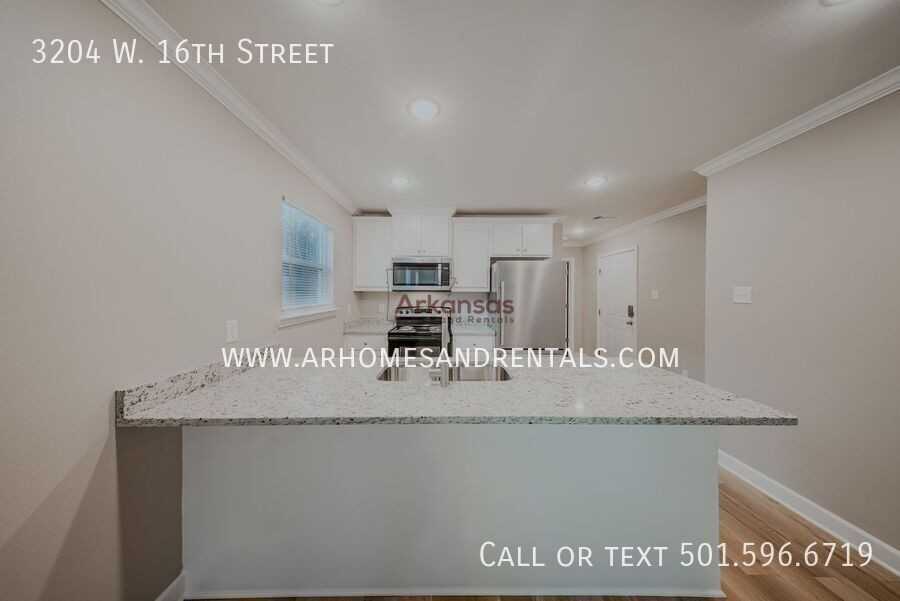 3204 West 16th Street - Photo 4 of 11