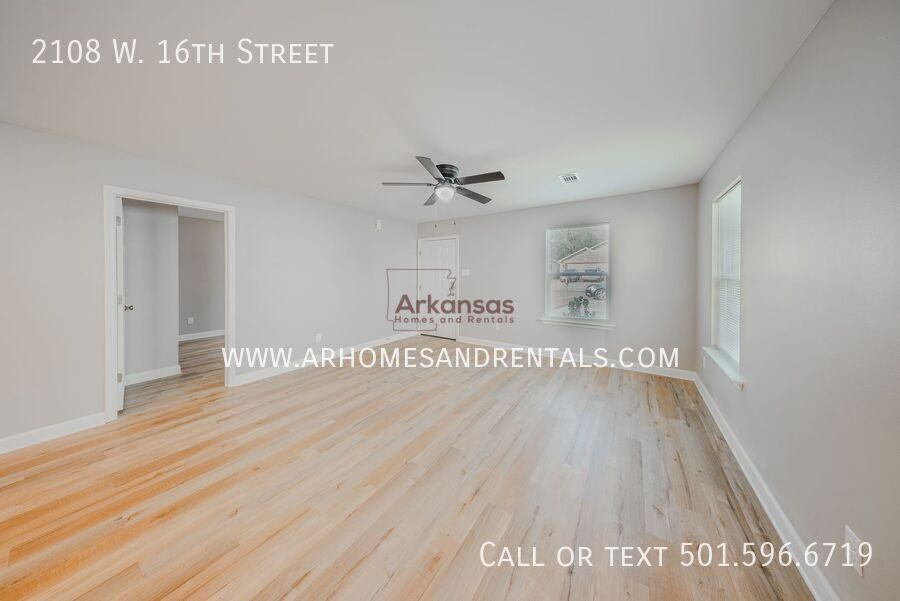 2108 W 16th St - Photo 2 of 11