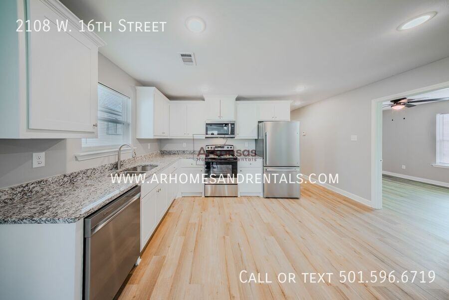 2108 W 16th St - Photo 4 of 11