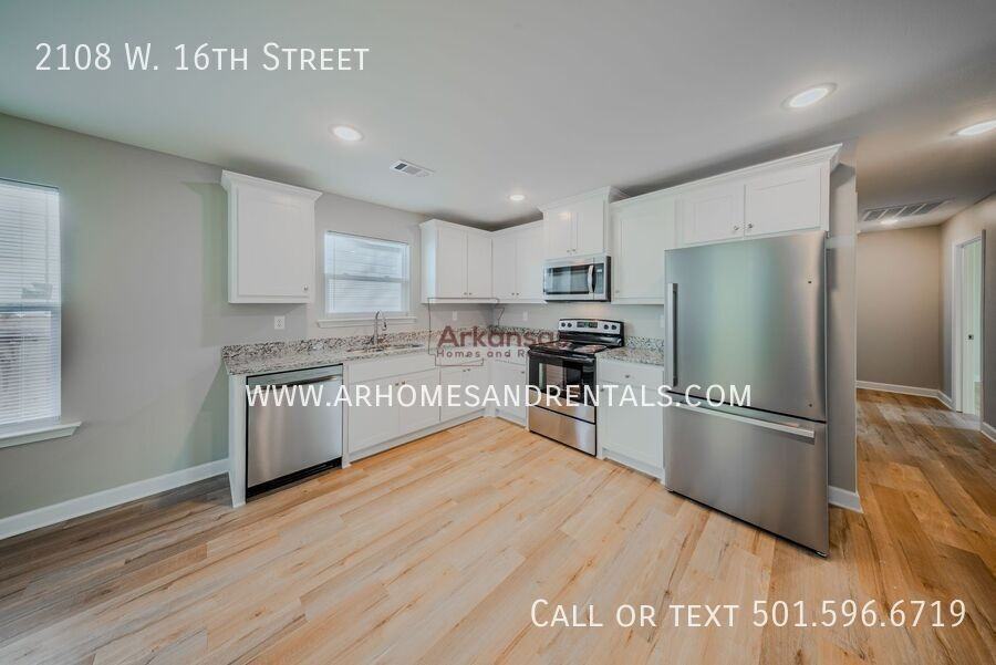 2108 W 16th St - Photo 5 of 11