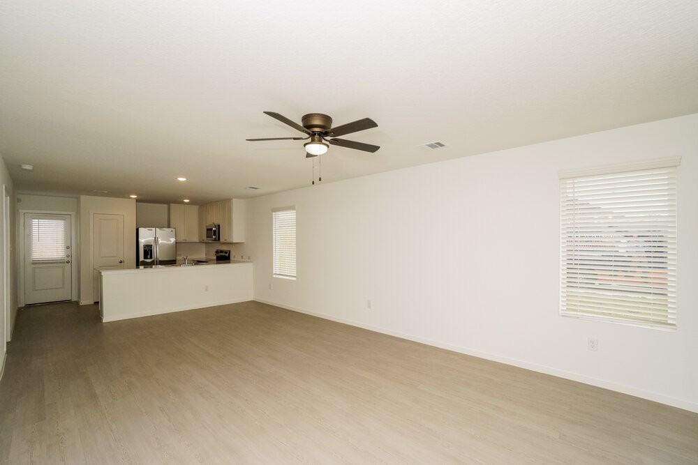 543 Roquefort St - Photo 5 of 16