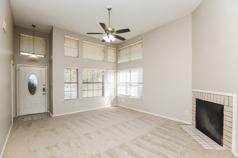 910 Galaxy Drive - Photo 3 of 16