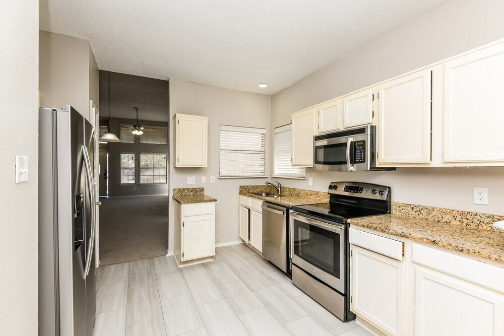 910 Galaxy Drive - Photo 7 of 16