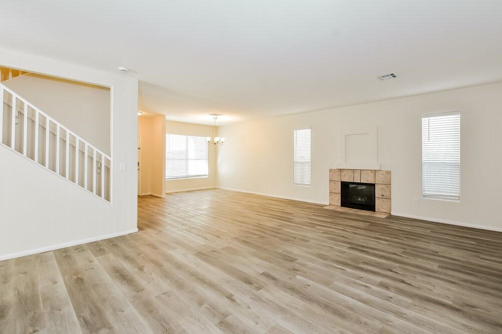 5900 Taj Mahal Dr - Photo 6 of 17