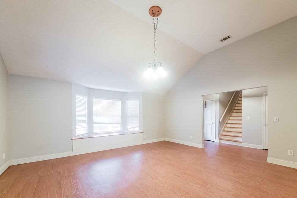 3658 Arrowhead Pl - Photo 6 of 18