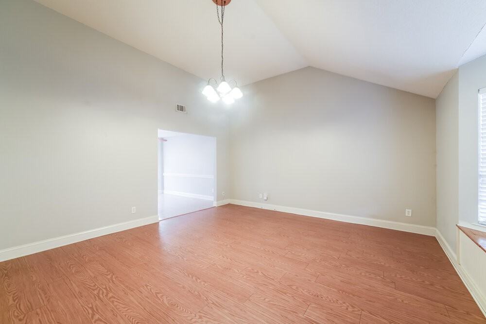 3658 Arrowhead Pl - Photo 7 of 18