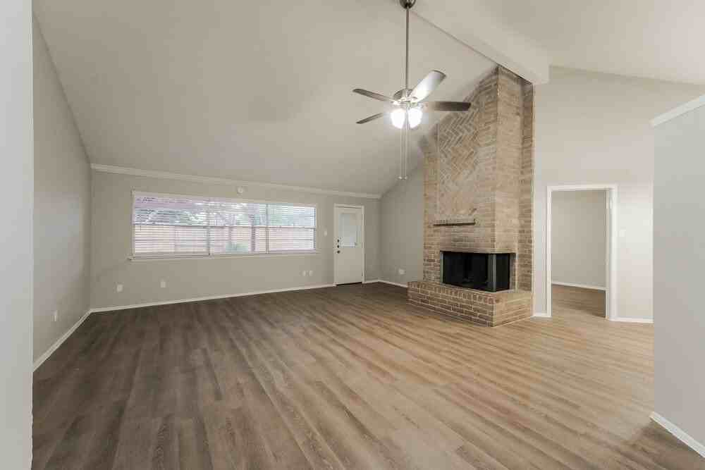 2406 Heathergold Dr - Photo 3 of 16