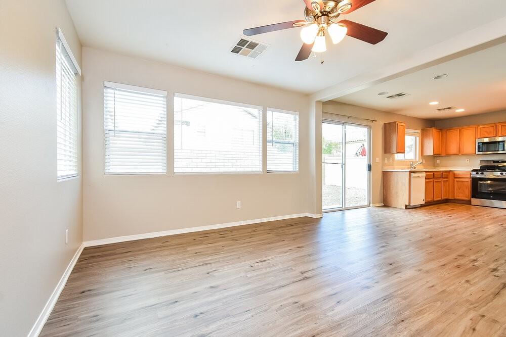 8028 Copperhead Creek St - Photo 6 of 17