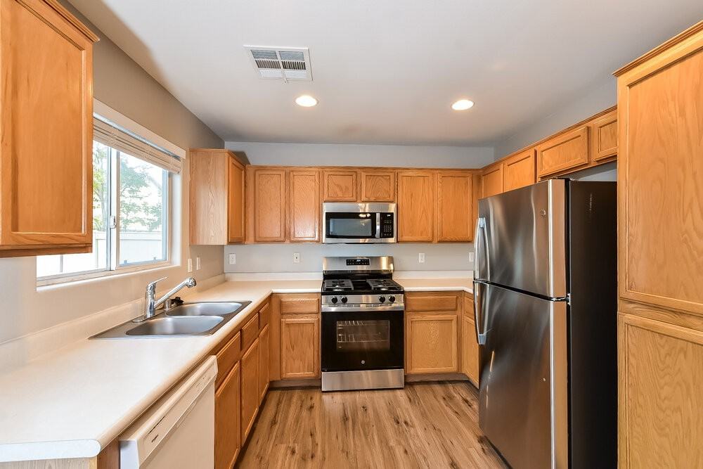 8028 Copperhead Creek St - Photo 7 of 17