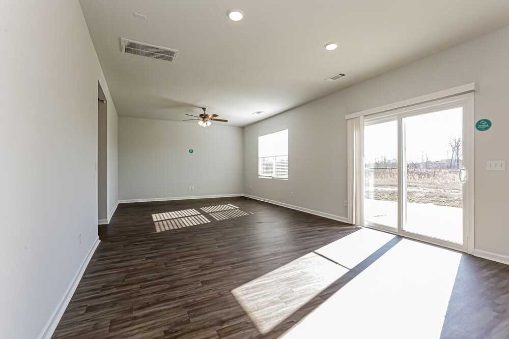 610 Samuel Lee Ln - Photo 6 of 17