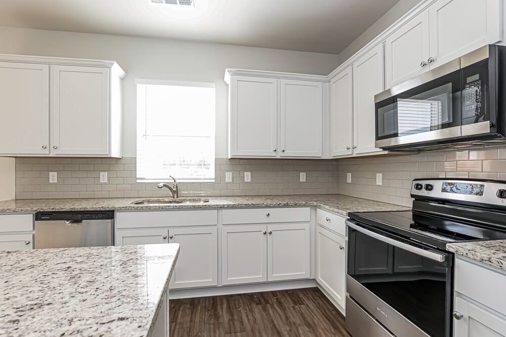 610 Samuel Lee Ln - Photo 7 of 17