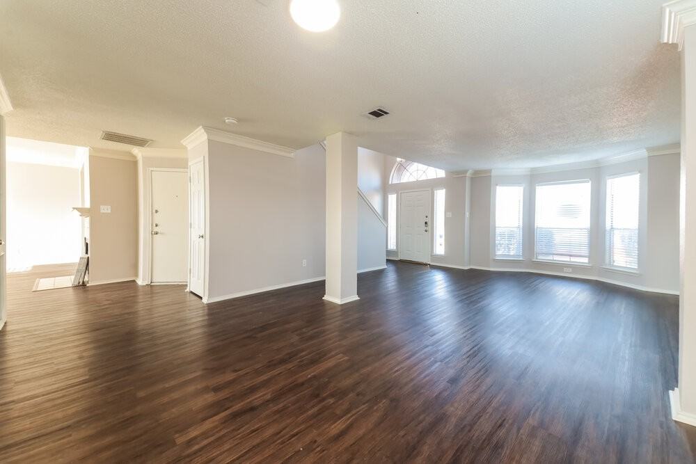 5909 Iris Dr - Photo 5 of 24