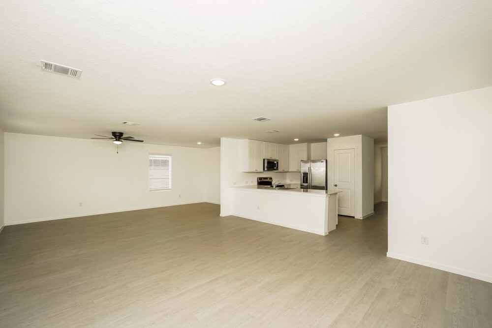 548 Roquefort St - Photo 6 of 17