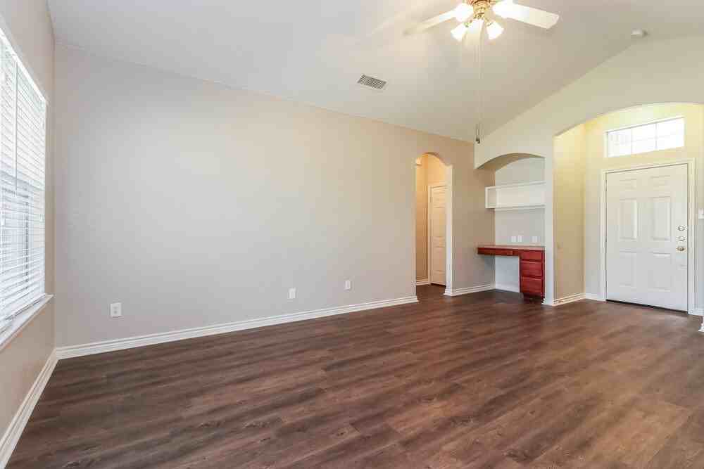 9328 Rhoni Ct - Photo 7 of 14