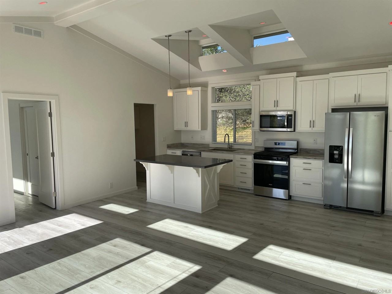 1255 Rhea Place #1255B - Photo 4 of 13