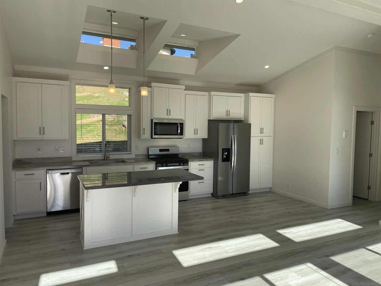 1255 Rhea Place #1255B - Photo 6 of 13