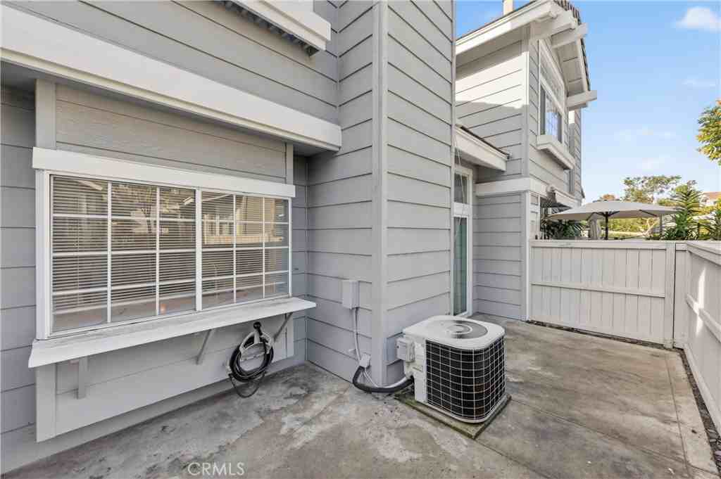 2265 Hawthorne Place #2265 - Photo 4 of 26