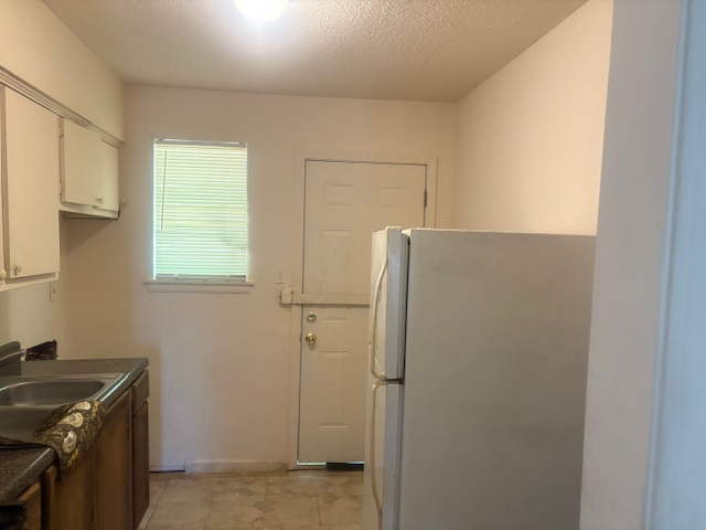 2565 Peres Avenue - Photo 6 of 9