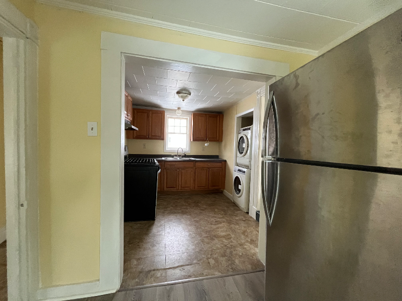 683 State Street - Photo 3 of 10