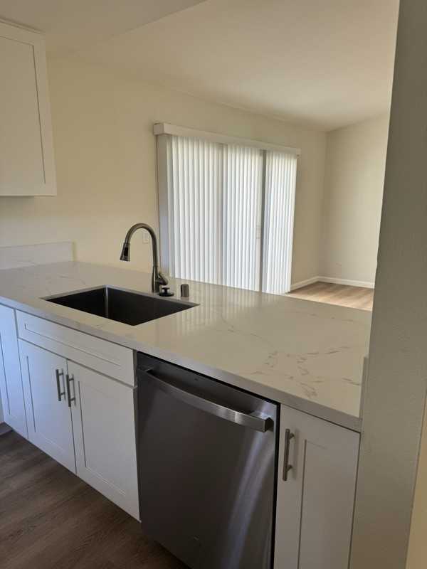 218 Crestview Gln - Photo 4 of 12