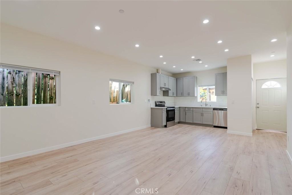 10526 Hillhaven Avenue #10526 - Photo 7 of 14