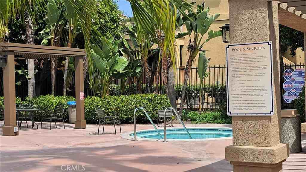 Aliso Viejo Plaza #18 - Photo 4 of 30