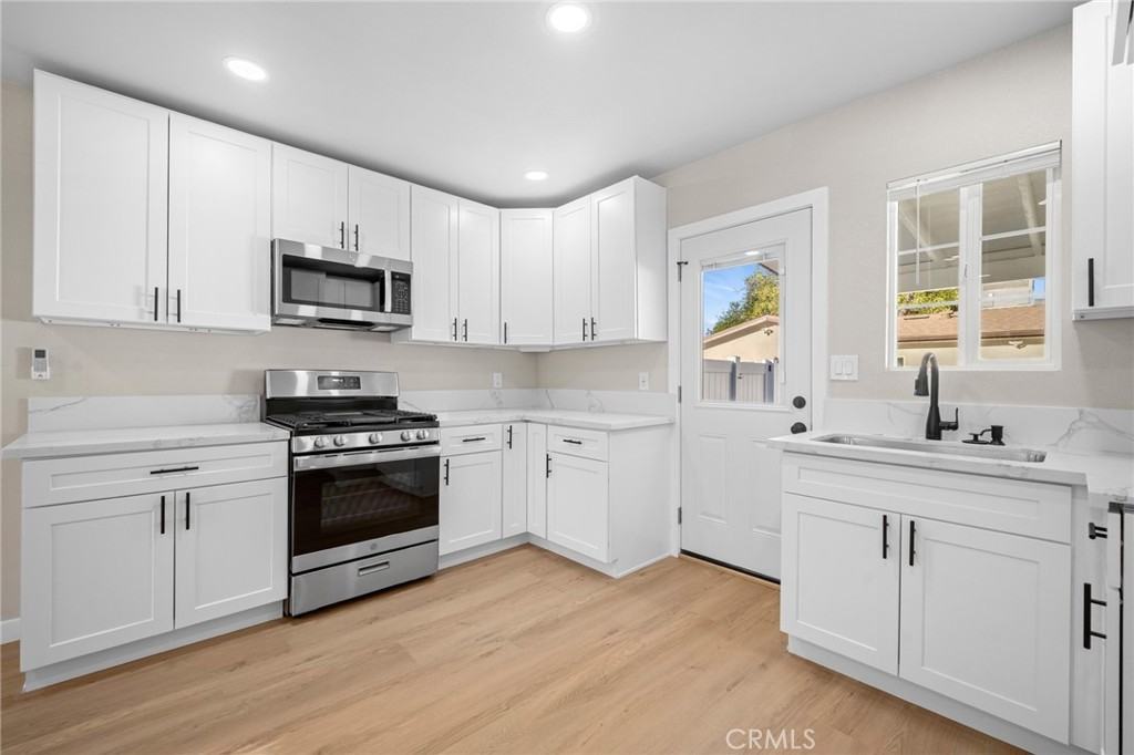 7649 Thousand Oaks Drive #7649 - Photo 7 of 21