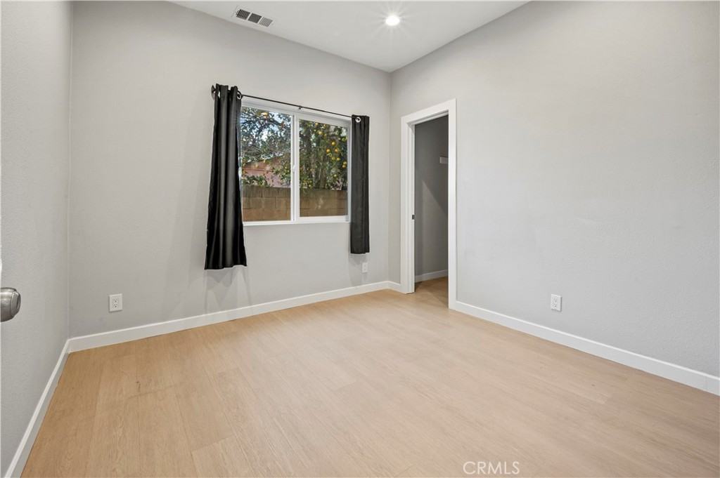 1584 W Wakefield Ave #1584B - Photo 2 of 16