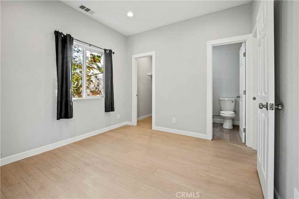 1584 W Wakefield Ave #1584B - Photo 3 of 16