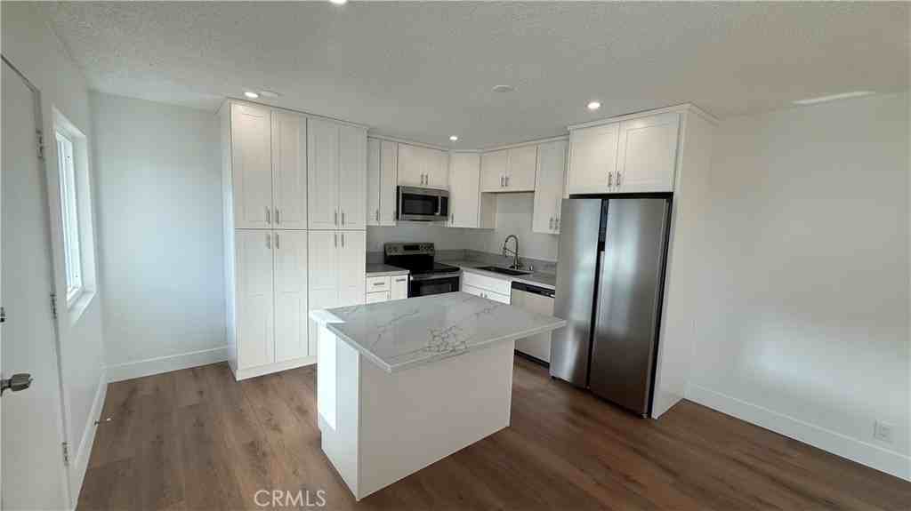 1041 Bennett Avenue #1041 - Photo 7 of 11