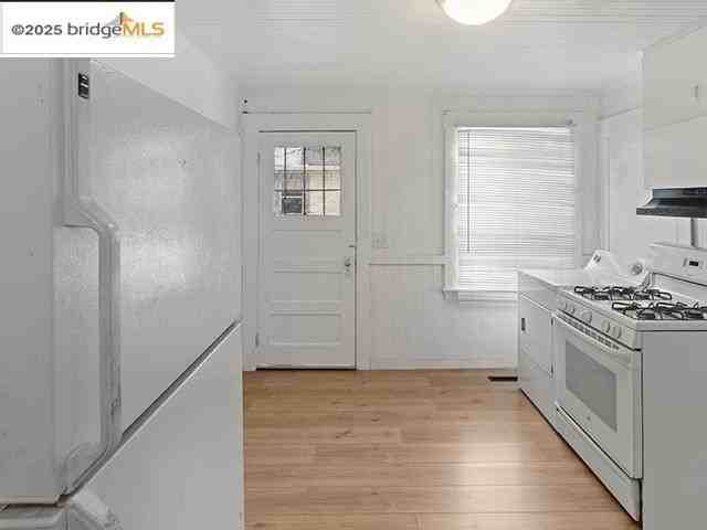 1655 East 32nd Street #1655-1655 - Photo 6 of 12