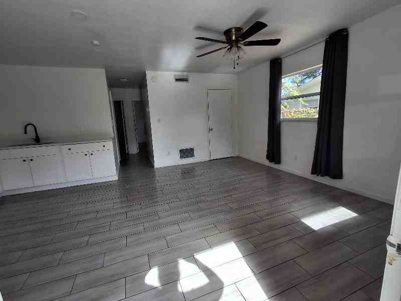 6477 146th Avenue North #B - Photo 2 of 10