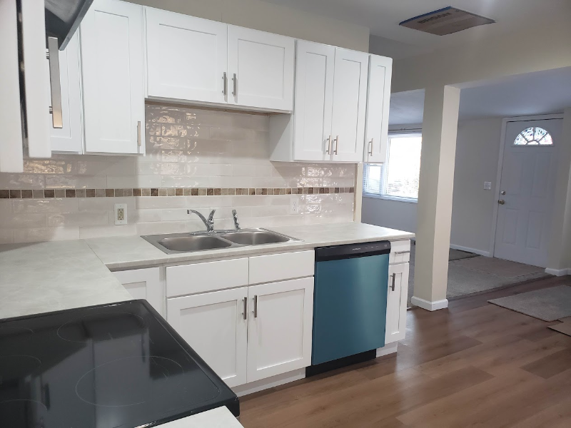 23 Budd Ave - Photo 5 of 24