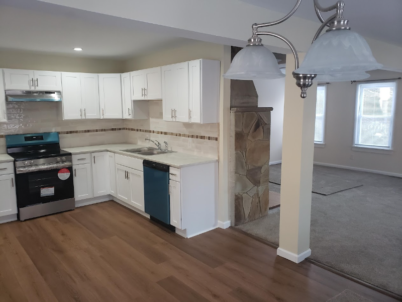 23 Budd Ave - Photo 6 of 24